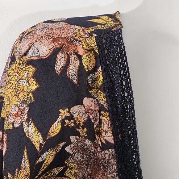 Maurices Womens Black Crochet Border Floral Print Kimono Size XL Tie Front Boho - Picture 9 of 13